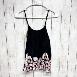 Kimchi Blue Blouse Women Size Medium Black Floral Smocked Sleeveless Tank Top